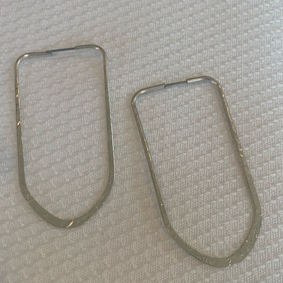 Hammered Silver Tone Elongated Geometric Hoop Earrings - Picture 1 of 4